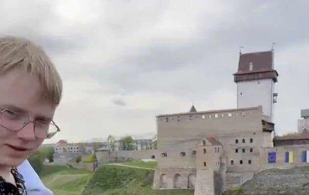 Krievu jaunieši uz robežas ar Igauniju uzfilmējuši video