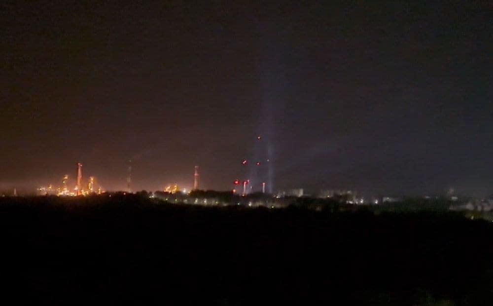 Ukrainas dronu uzbrukumi sabojājuši Saratovas naftas pārstrādes rūpnīcu