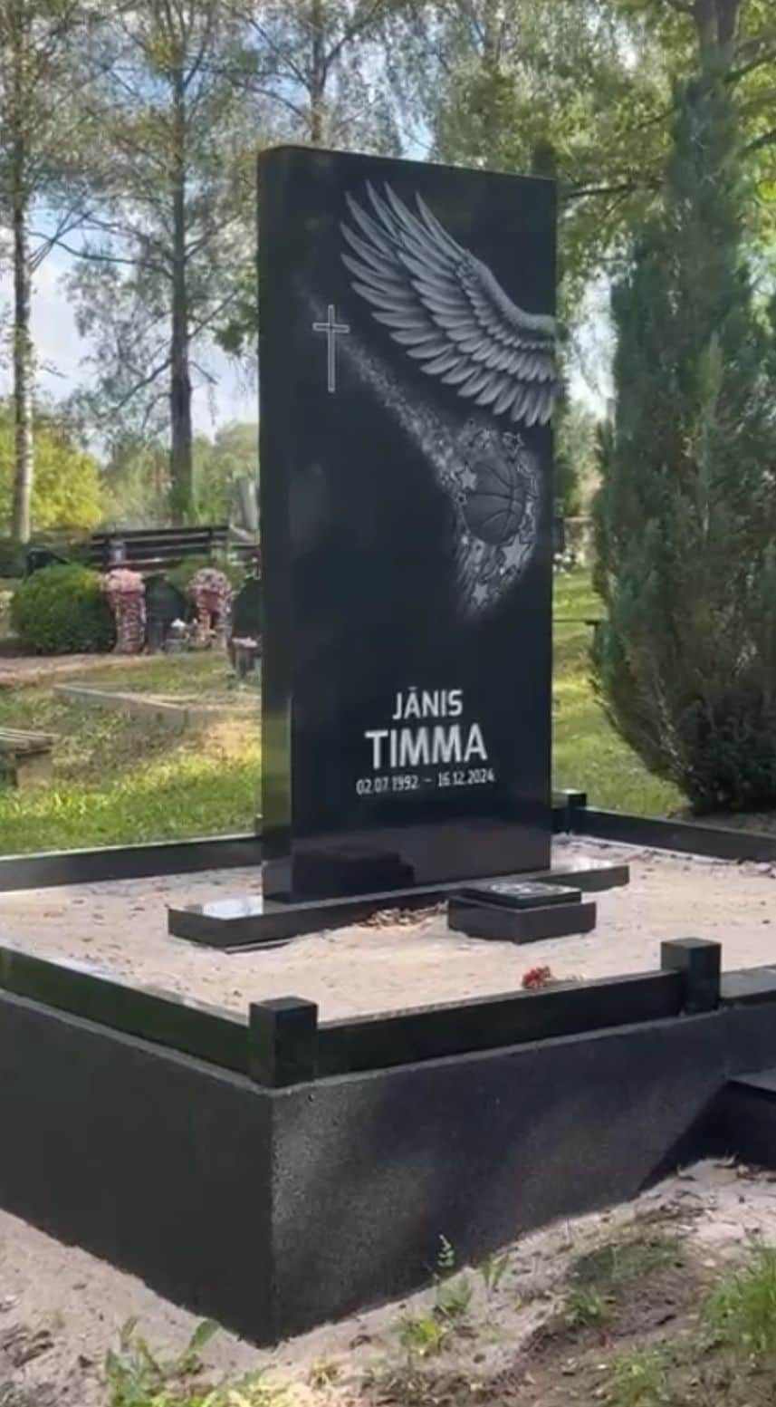 Piemineklis Jānim Timmam