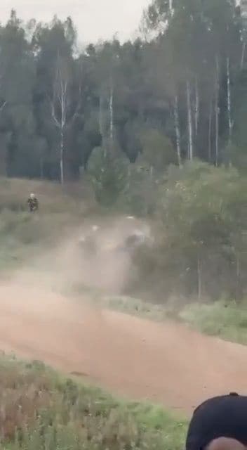 Mārtiņa Seska ekipāža piedzīvo baisu avāriju Cēsu rallijā