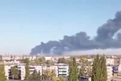 Ukraina veikusi triecienus pa vienu no lielākajām Krievijas naftas pārstrādes rūpnīcām
