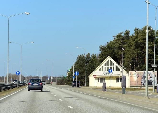 Iebraukšanas maksa Jūrmalā pieaugs līdz 5 eiro