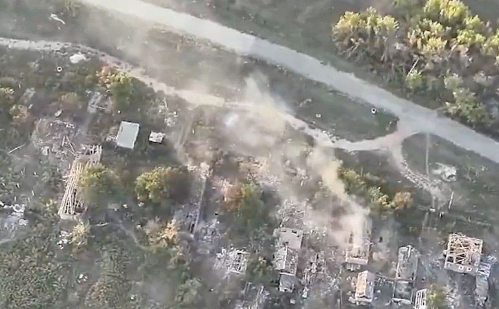 Ukrainas aizstāvji ar HIMARS veic triecienus pa ēkām, kur patvērušies krievu iebrucēji