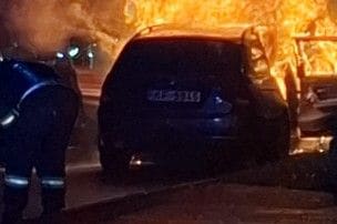 Purvciemā aizdegas mašīna