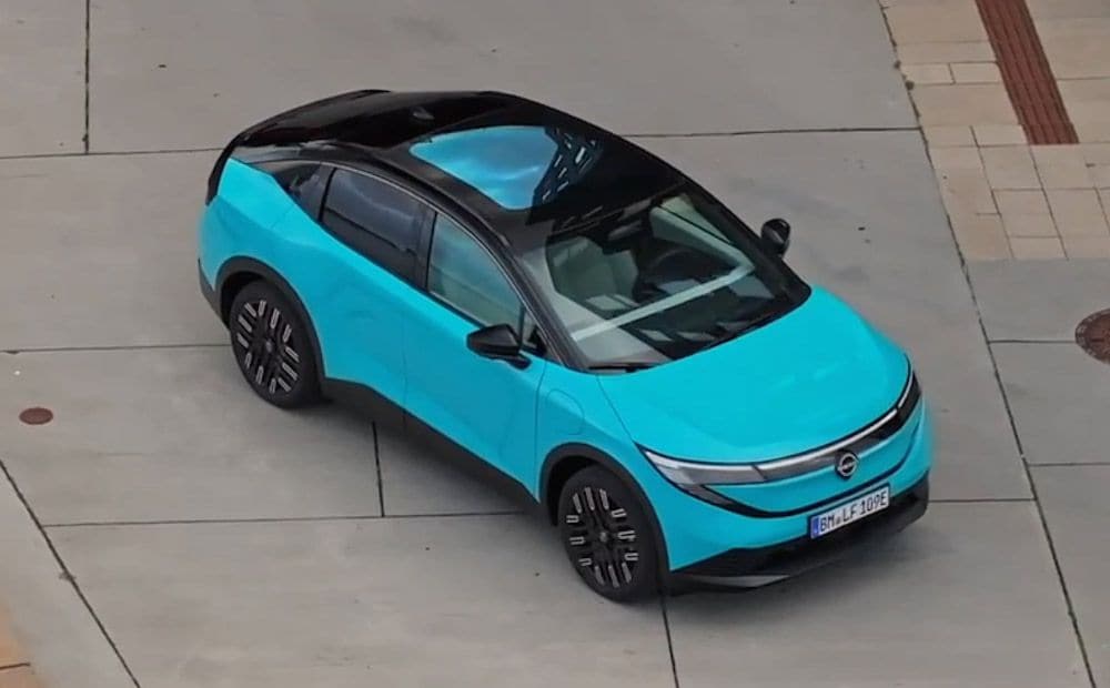 Pirmais brauciens ar jauno Nissan Leaf elektromobili