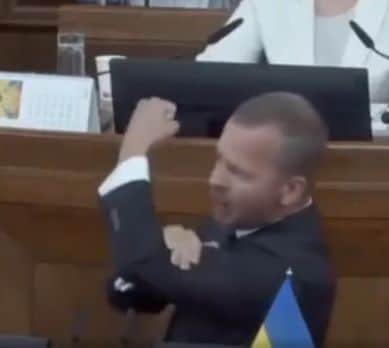 Rosļikovs: man draud 25 gadi cietumā tikai par Krievijas atbalstīšanu