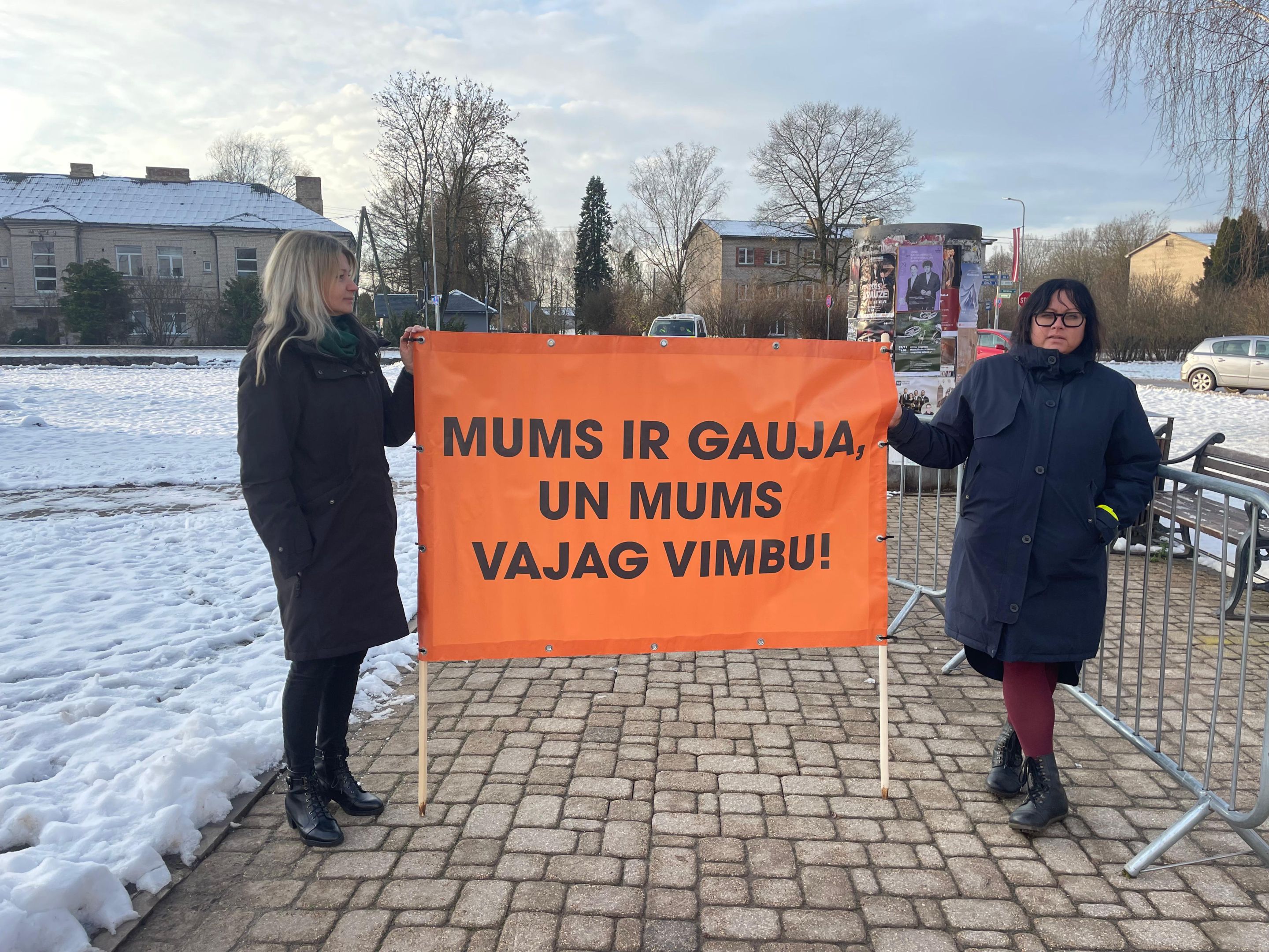 Pikets saistībā ar norisēm Siguldas novada domē