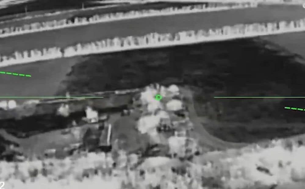 Ukraiņi ar droniem uzbrūk okupantu koncentrācijas punktam Pokrovskā