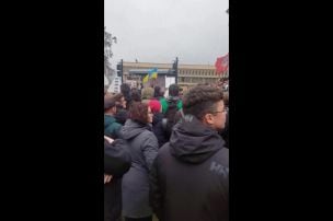 Demonstranti Viļņā iestājas pret populistu centieniem ierobežot vārda brīvību
