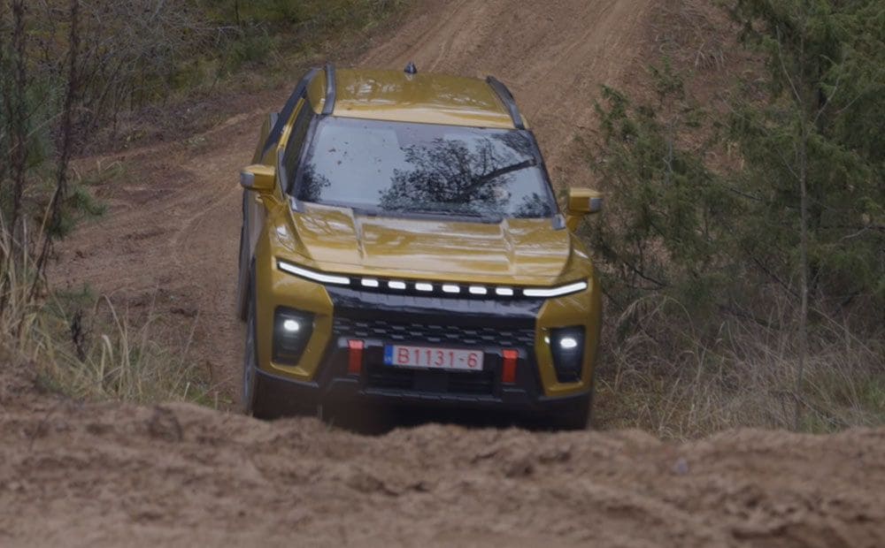 Pirmais izmēģinājuma brauciens ar KGM elektrisko pikapu