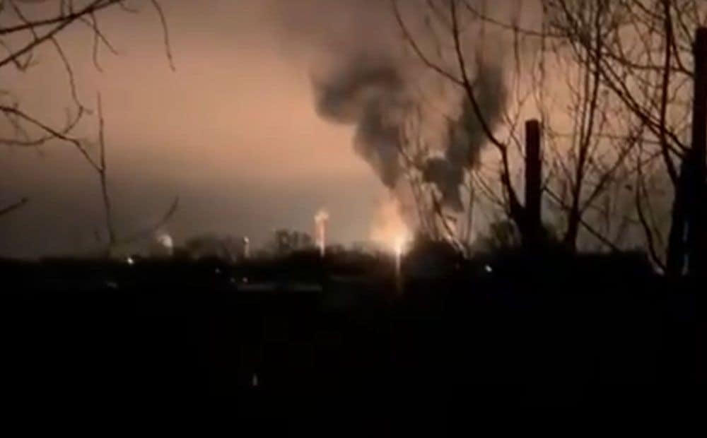 Ukrainas droni uzbrukuši naftas ķīmijas rūpnīcai Budjonnovskā