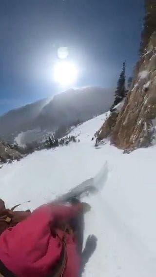 Sniega lavīna ASV parauj sev līdzi snovbordistus