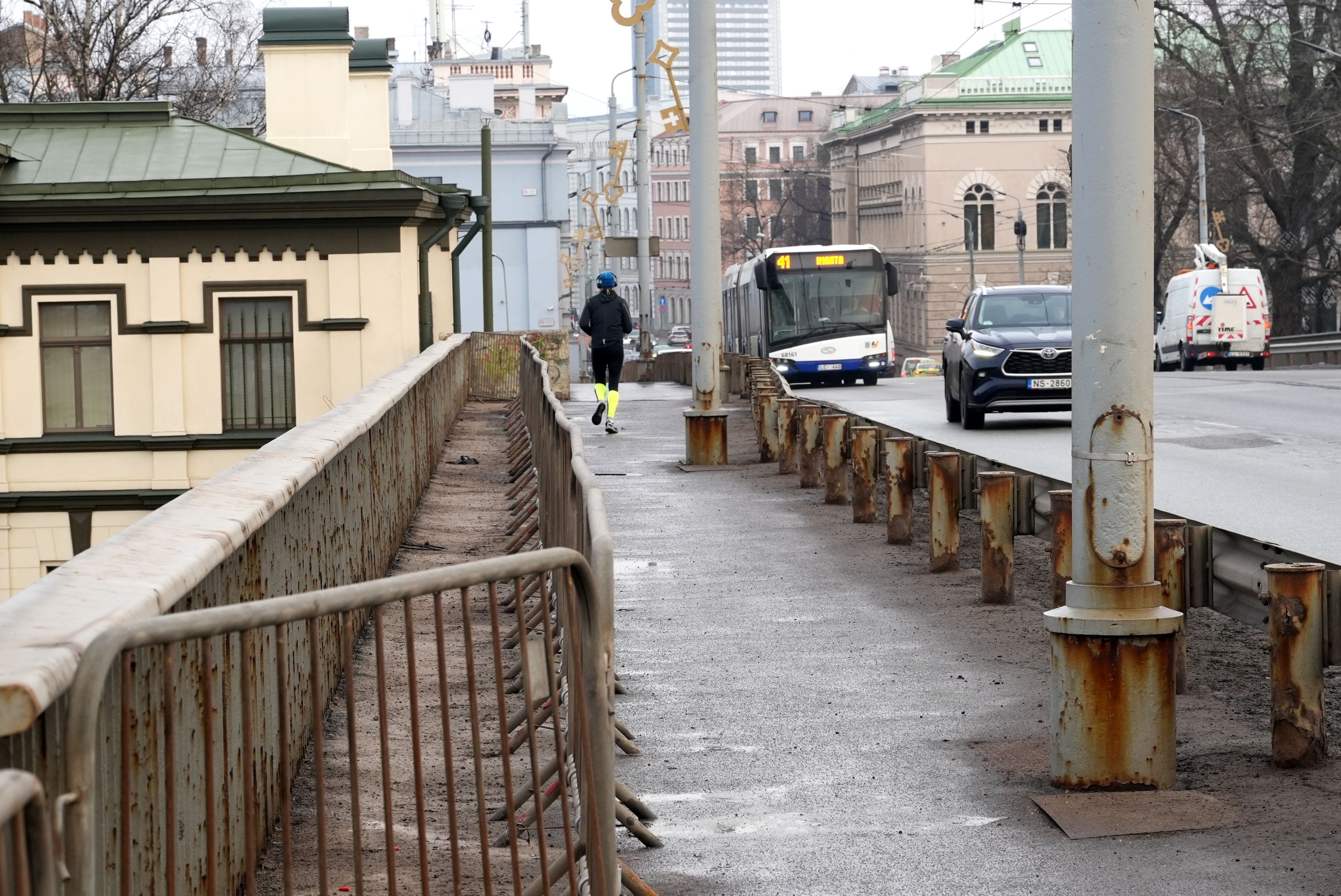 Vanšu tilta remonta laikā tiks slēgts arī Gaisa tilts