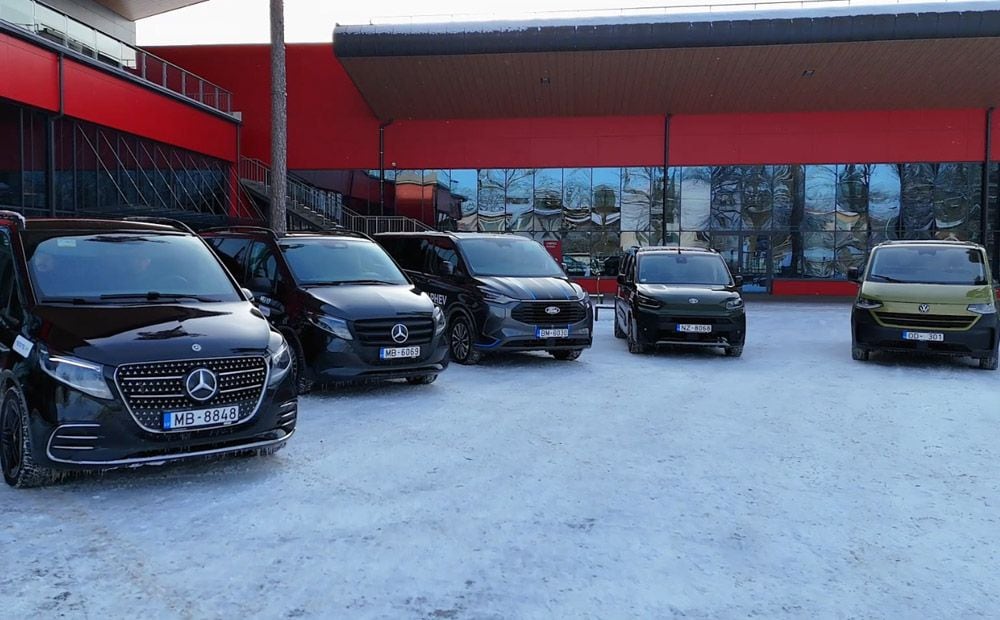 Minivenu un vieglo pasažieru autobusu tests