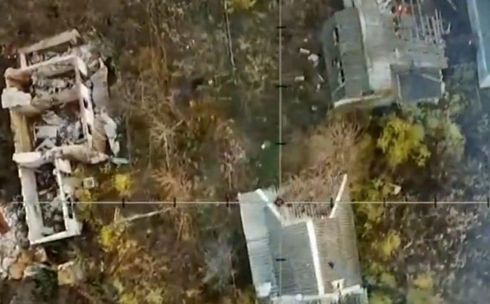 Dronu bataljona "Orion" kaujinieki iznīcina artilēriju un okupantus tieši to slēptuvēs