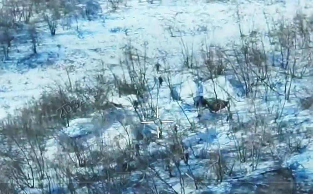 Ukrainas aizstāvji ar droniem izglābj karavīrus no okupantu gūsta