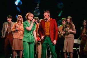 Ieskats koncertuzvedumā “Sens tik sens ir tas stāsts”