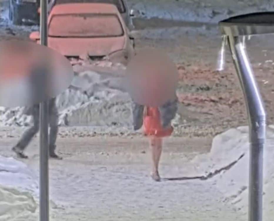 Daugavpils iedzīvotāji ziņo par kādu sievieti