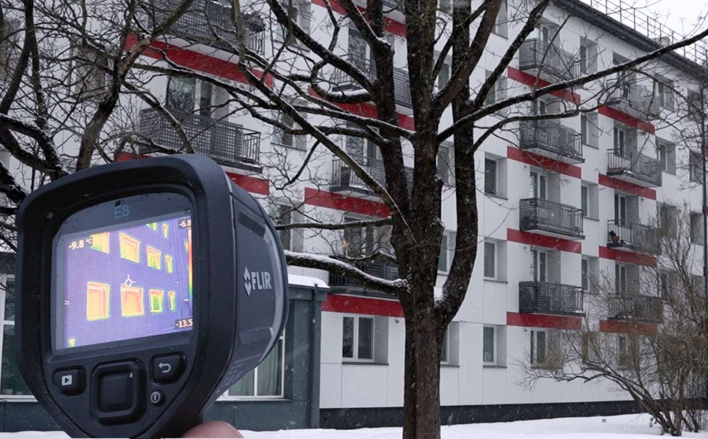 Ko darīt, ja apkures rēķini dzen izmisumā? Latvijā arvien populārāka kļūst namu siltināšana