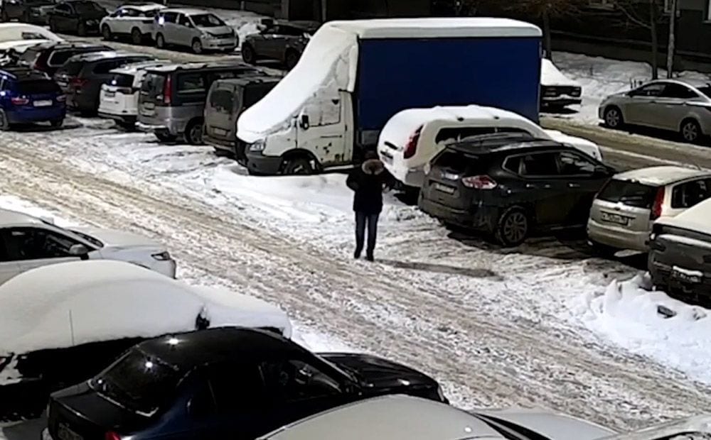 Krievijā noticis mēģinājums uzspridzināt karavīra automašīnu