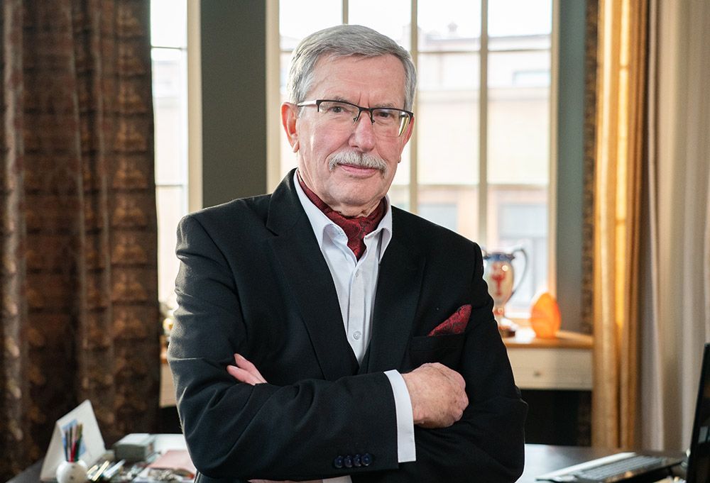 Bijušais premjers Emsis: Cīņa ar oligarhiem bija kļūda