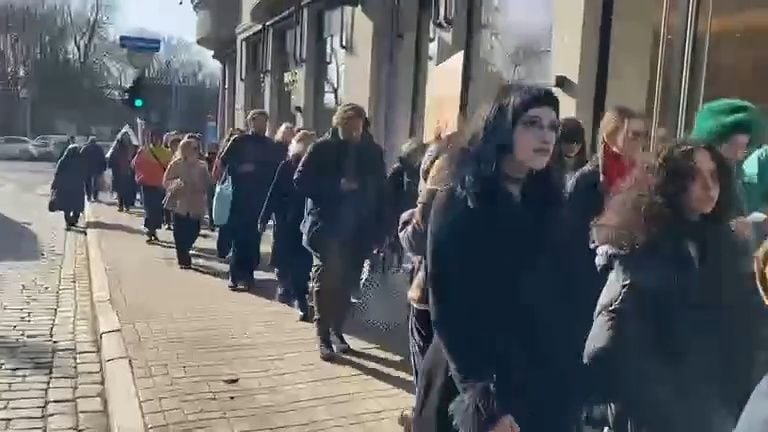 Rīgā aizvadīts feminisma gājiens “Feminisms visiem”