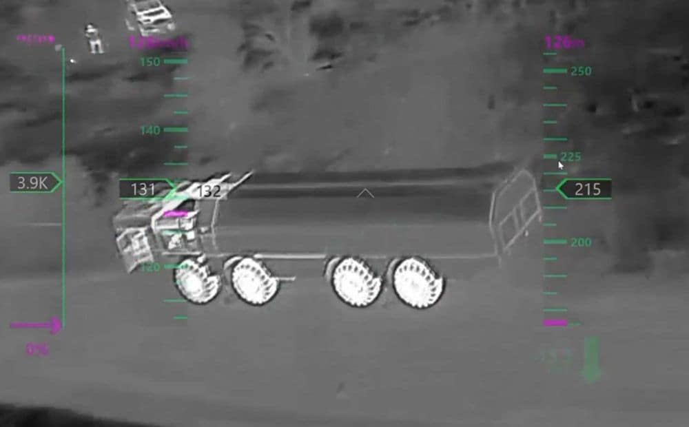 Ukrainas aizstāvji Krimā uzbrūk okupantu piekrastes raķešu sistēmu "Bastion-M" kolonnai