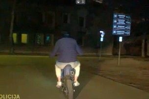 Liepājā apturēts 15 gadus vecs motocikla vadītājs, kurš bēga no policijas