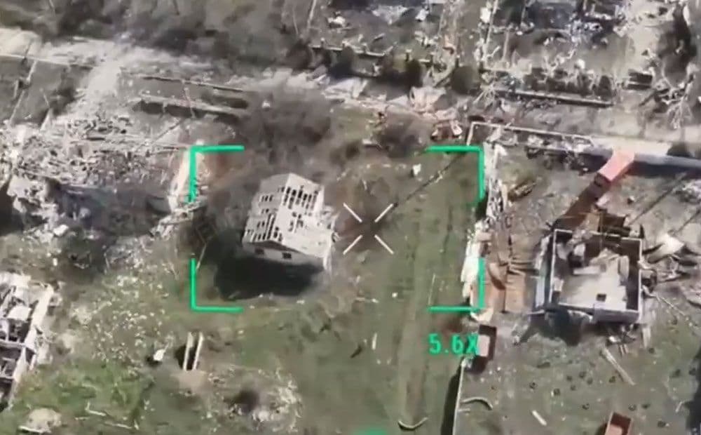 Ukraiņi ar dronu uzbrūk okupantus un atbrīvo sagūstītos aizstāvjus