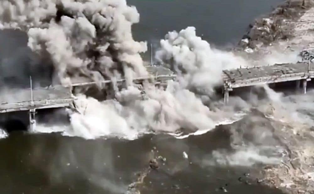 Ukraina ar britu Malloy T-150 droniem iznīcina Krievijas kontrolēto tiltu pār Konku