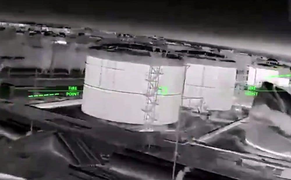 Ukraina ar droniem uzbrukusi lielai Krievijas naftas noliktavu okupētajā Feodosijā