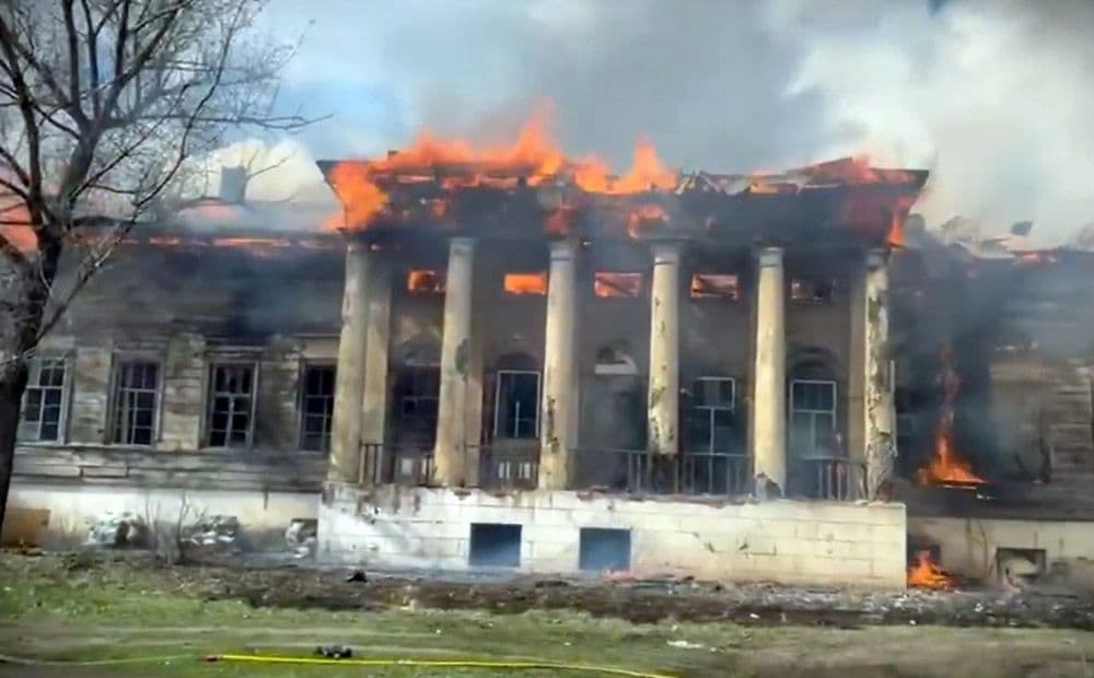 Okupanti Harkivas apgabalā iznīcinājuši 190 gadus vecu muižu