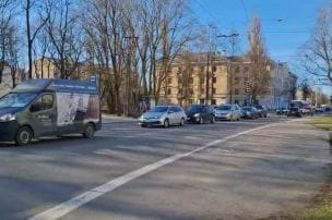 Sastrēgums uz Lauvas un Valērijas Seiles ielas