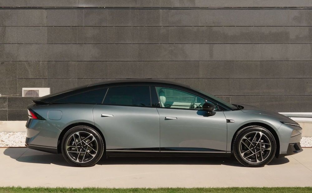 Pieci metri un 800 volti. Pirmais brauciens ar XPeng P7 Plus