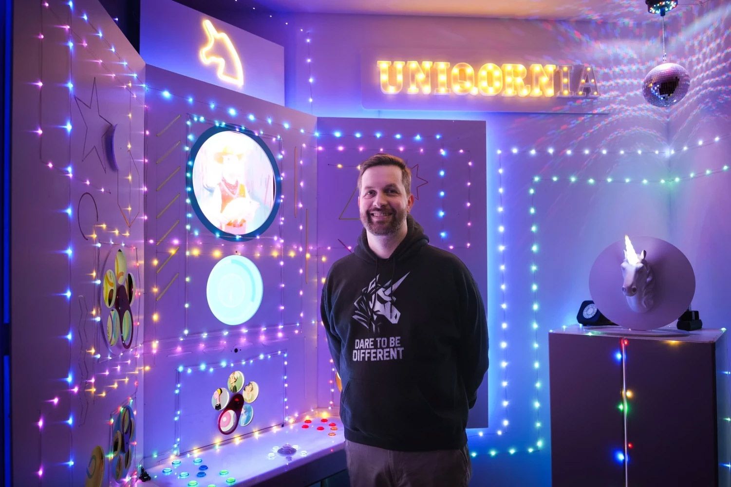 Tēva mīlestībai nav robežu! Mārupietis Dāvids ņem talkā datorus, mākslīgo intelektu un uzbūvē savai meitai "vienradžu fabriku