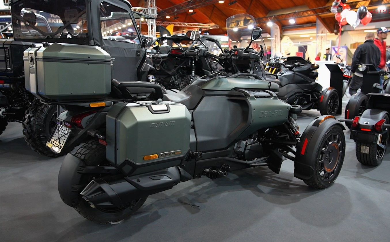 Elektriskais Can-Am Outlander jau atceļojis uz Rīgu