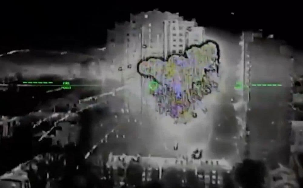 Ukraina ar dronu veic triecienu pa FDD ēku okupētajā Doneckā