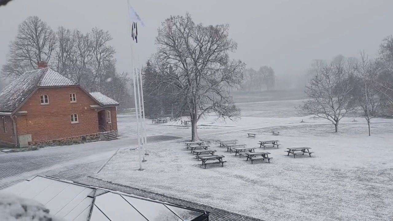 Latviju 26. aprīlī pārsteidzis sniegs