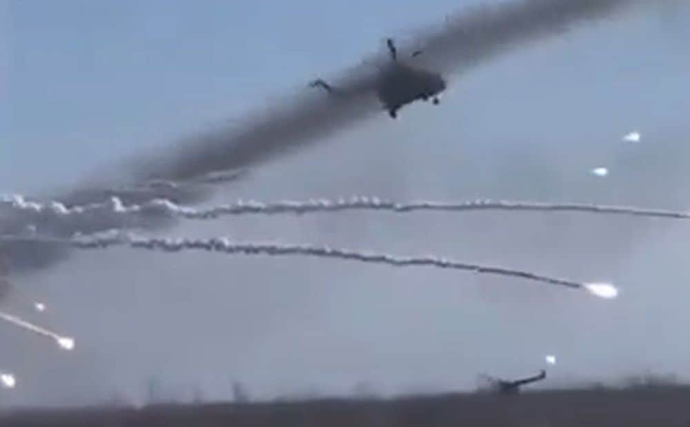 Ukraiņu helikopteri izšauj raķetes uz okupantu pozīcijām