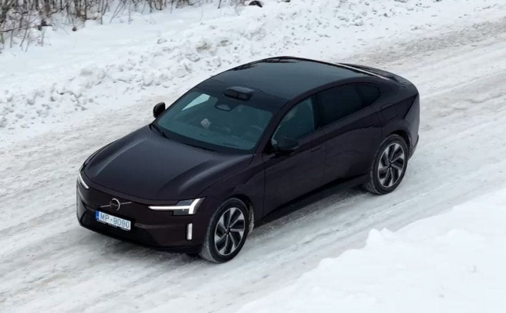 Volvo ES90 ar vienu uzlādi spēj veikt vairāk nekā 700 km