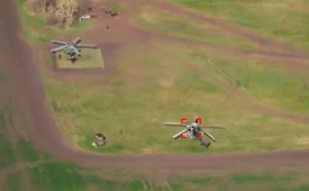 Ukrainas droni Krievijā iznīcina divus okupantu armijas helikopterus