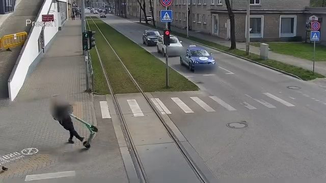 Daugavpilī aiztur jaunieti par elektroskrejriteņa huligānismu un ceļu satiksmes pārkāpumiem