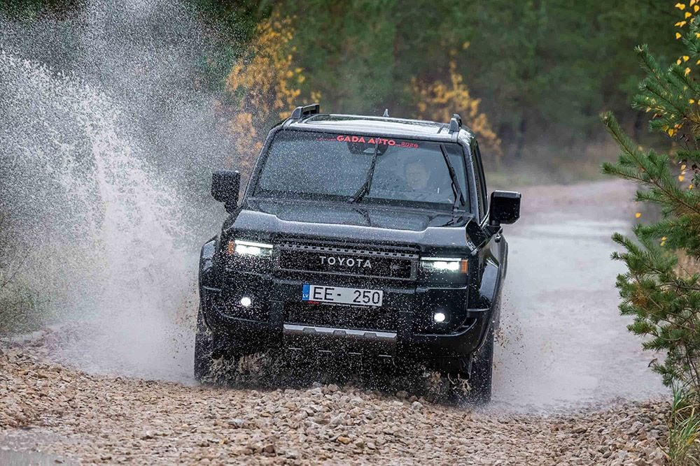 TOP 3 finālistu auto "Gada Bezceļu auto 2026" nominācijā
