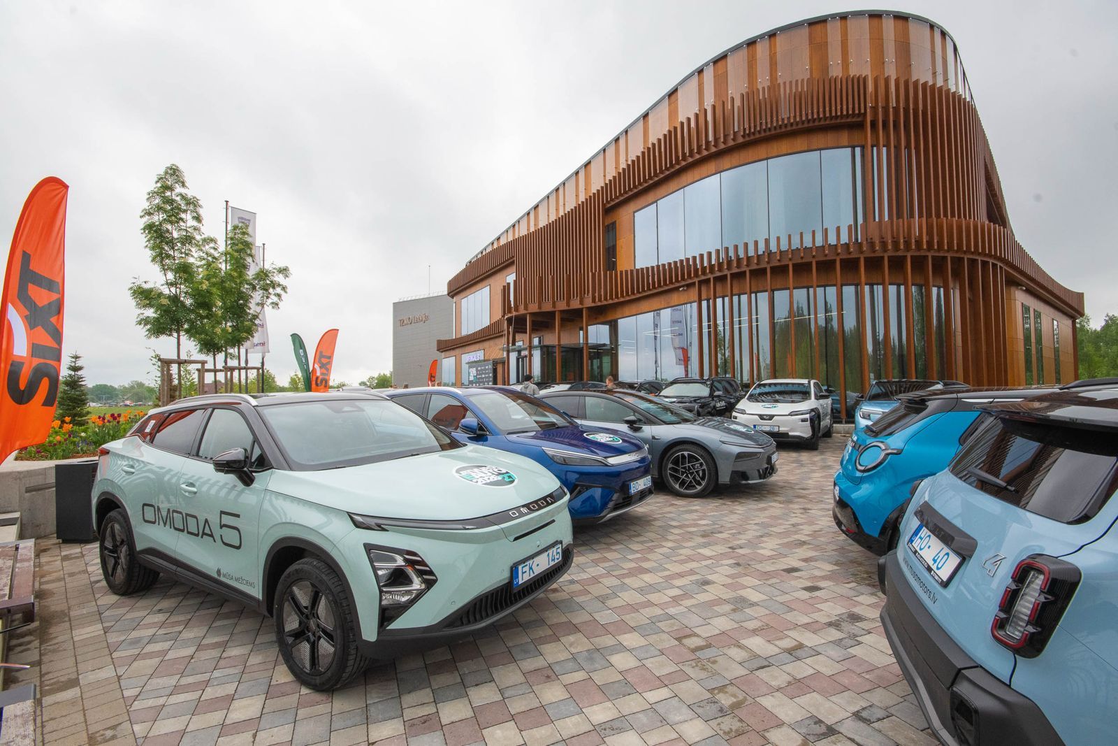 Konkursa “Latvijas e-Auto 2026/2027” jaunajā sezonā sacentīsies 28 elektroauto