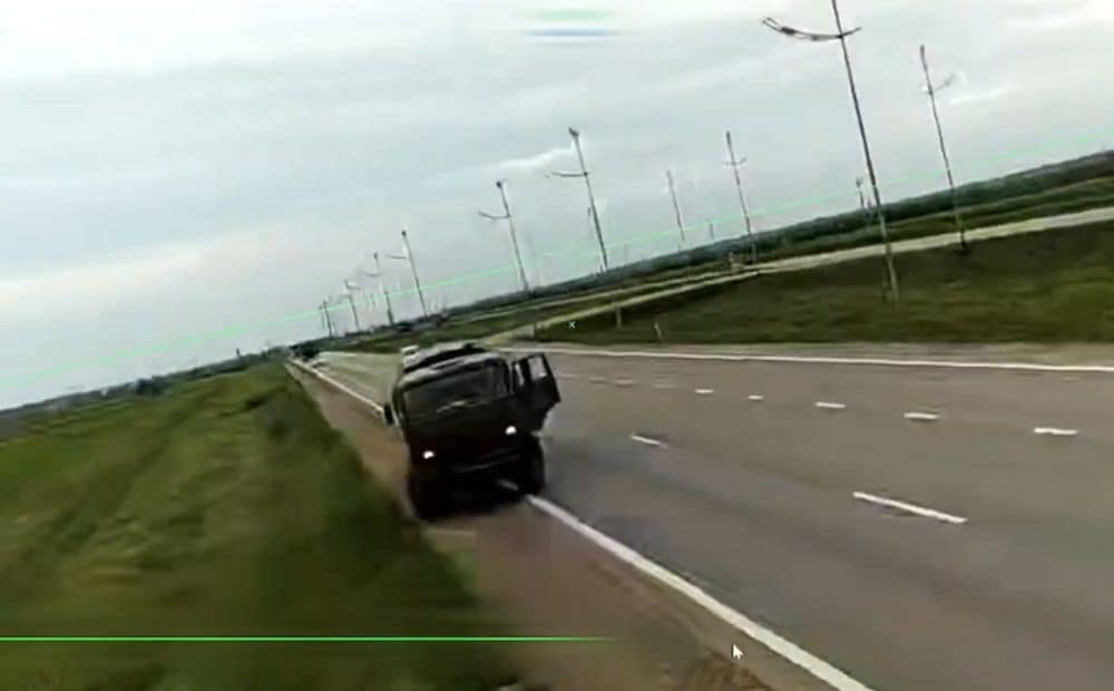 1. "Azov" korpuss ar droniem uzbrūk okpantu loģistikai uz H-20 šosejas