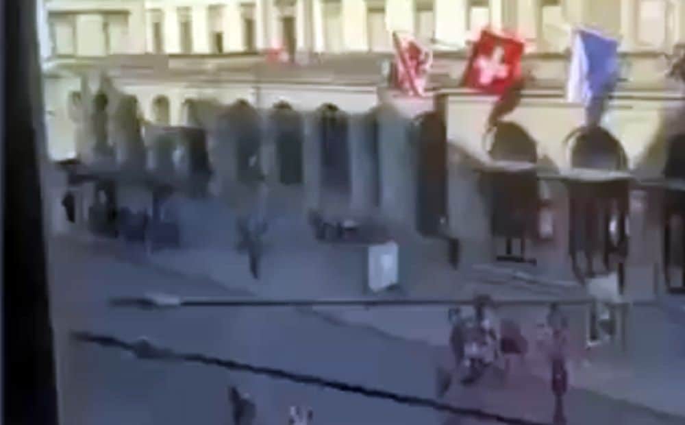 Vīrietis ar nazi Šveicē uzbrūk garāmgājējiem