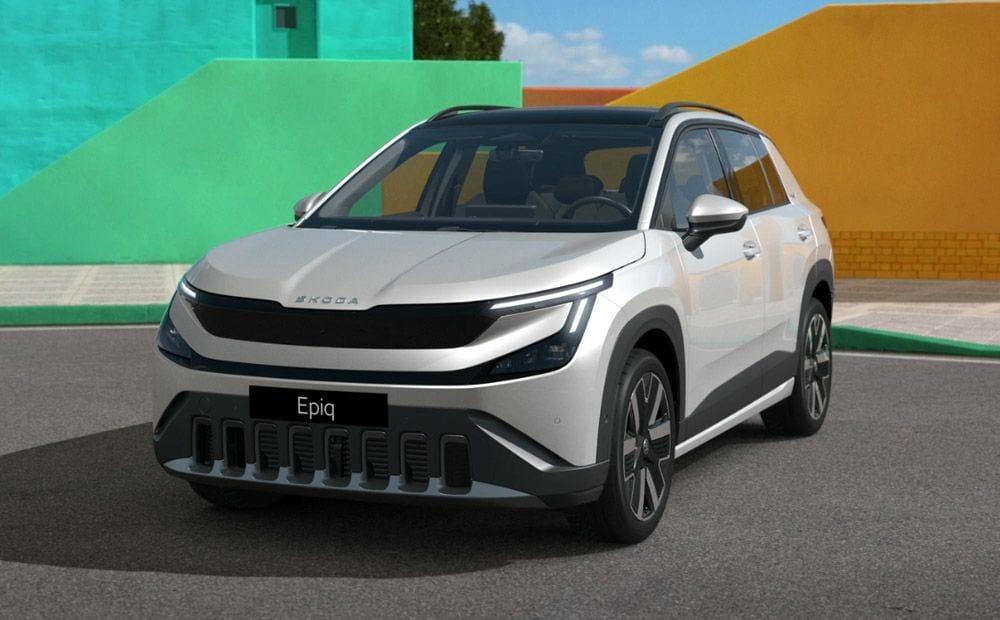 Episks iznāciens hokeja laukumā. Jaunā Škoda Epiq prezentācija Šveicē
