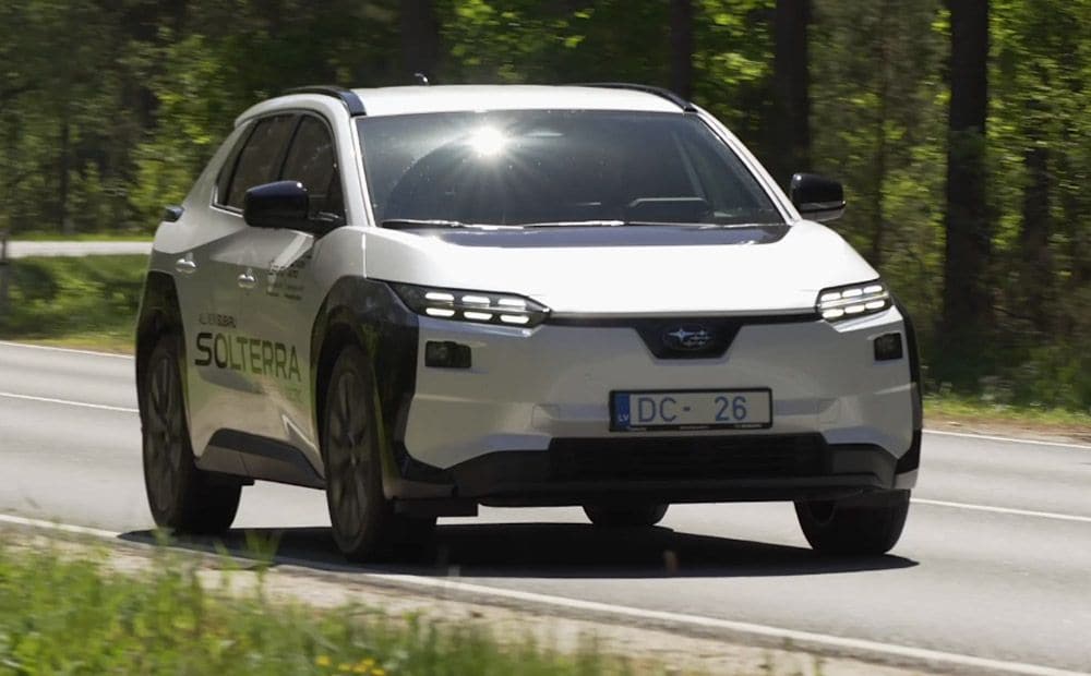 Klusāk, tālāk un...lētāk. Ar ko izdevīga modernizētā Subaru Solterra?