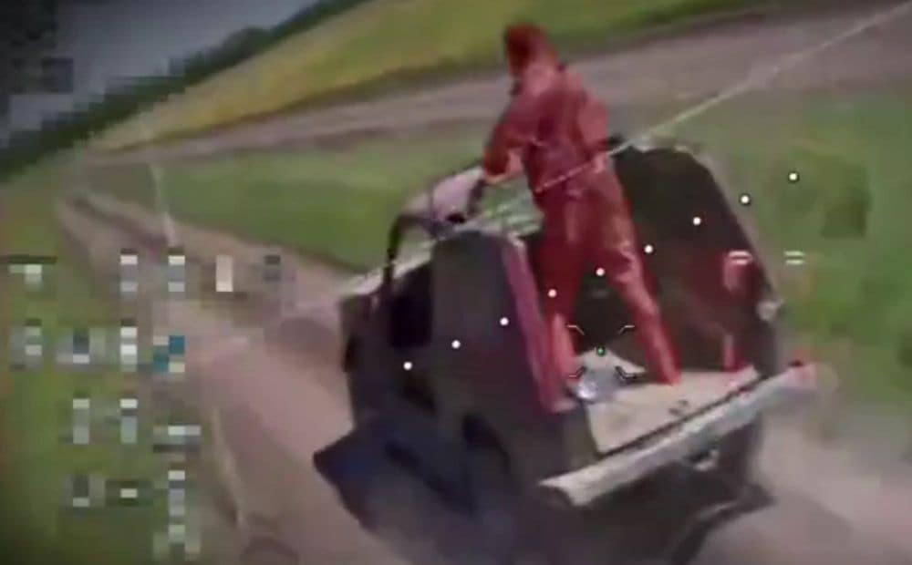 Ukrainas kareivji efektīvi izmanto vidēja trieciena dronus, lai uzbruktu krievu okupantiem