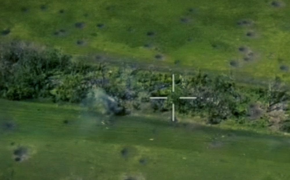 Ukrainas "Skala" bataljona dronu piloti iznīcina okupantu kājniekus (18+)
